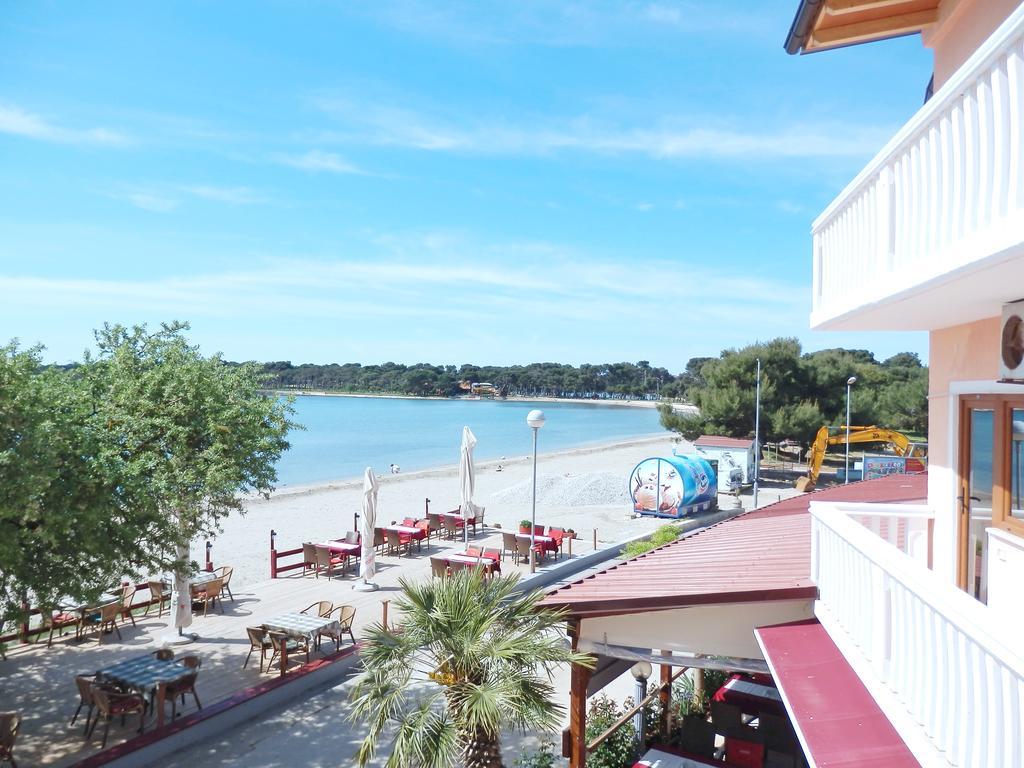 Apartments Idila 梅杜林 外观 照片